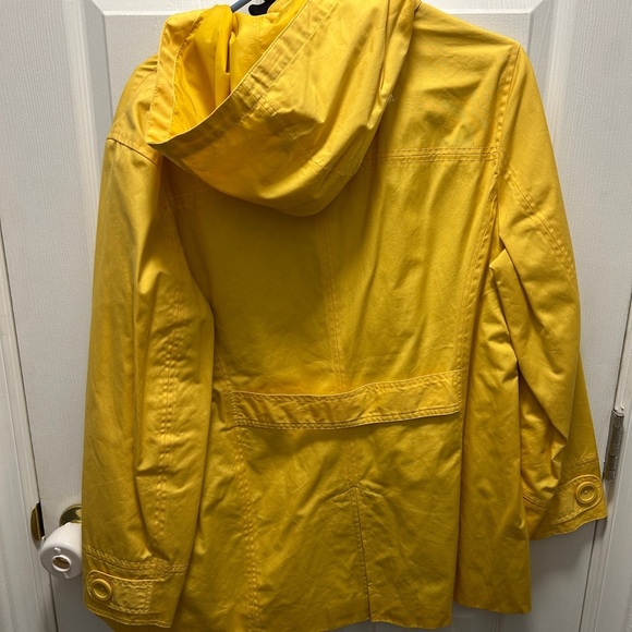 LLBean Large Women’s Rain Jacket - Picture 2 of 8